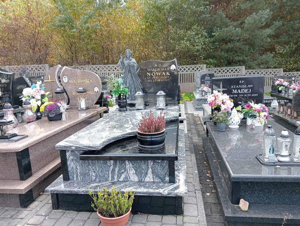 Grób Waldemar Nowak